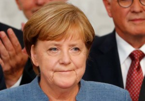 Angela Merkel denuncia “el odio antisemita ciego” tras tiroteo en sinagoga en EEUU