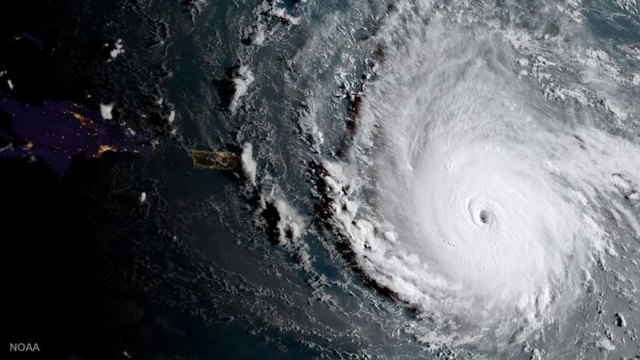 Imagen satelital del Centro Nacional de Huracanes del Servicio Meteorológico Nacional de NOAA