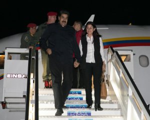 Maduro en Cuba para entregar personalmente un donativo a ese país