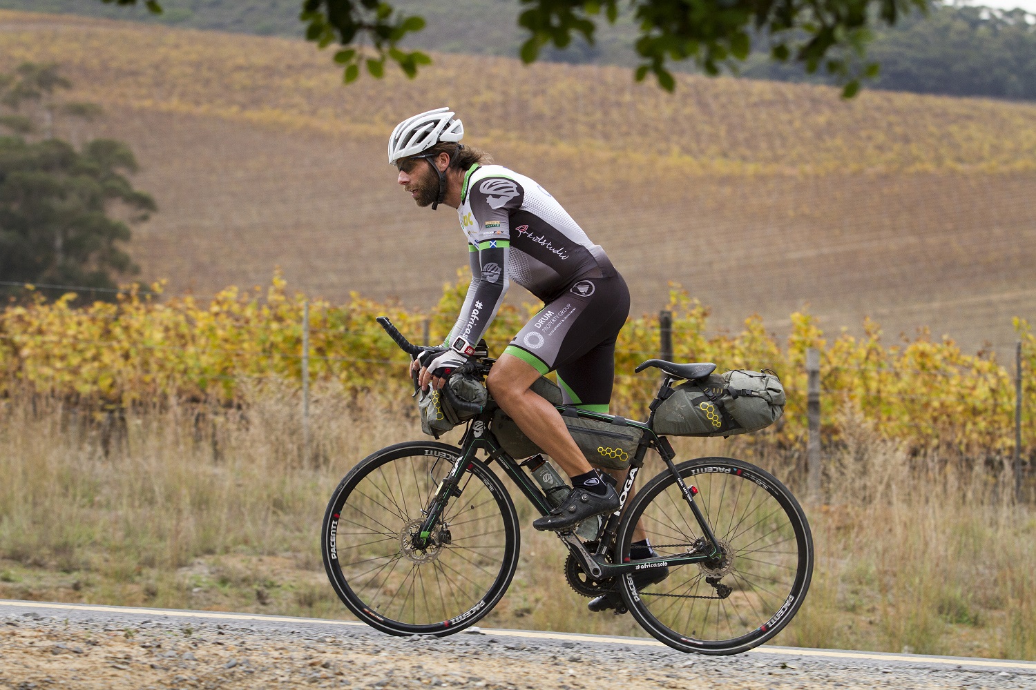 Un ciclista británico completa la vuelta al mundo en 78 días