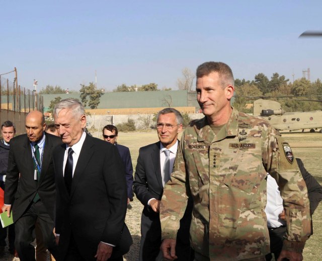 LLegada de Mattis a Afganistán. Reuters