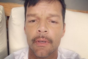 Fans de Ricky Martin se preocupan por su aspecto