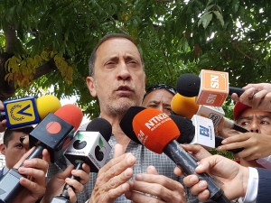 José Guerra propone billetes de Bs. 100 mil este año y de Bs. 200 mil para primer trimestre de 2018