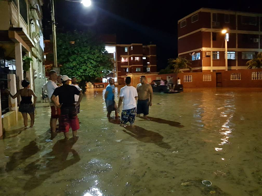 Puerto Cabello en emergencia por desbordamiento de tres ríos (fotos)