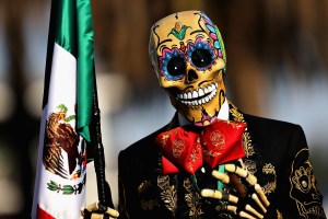 Los mexicanos se preparan para celebrar el Día de Muertos