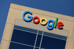 Google niega acusaciones de Trump de “manipulación política”