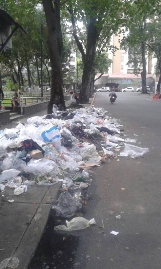 Basura Centro Plaza El Paraiso