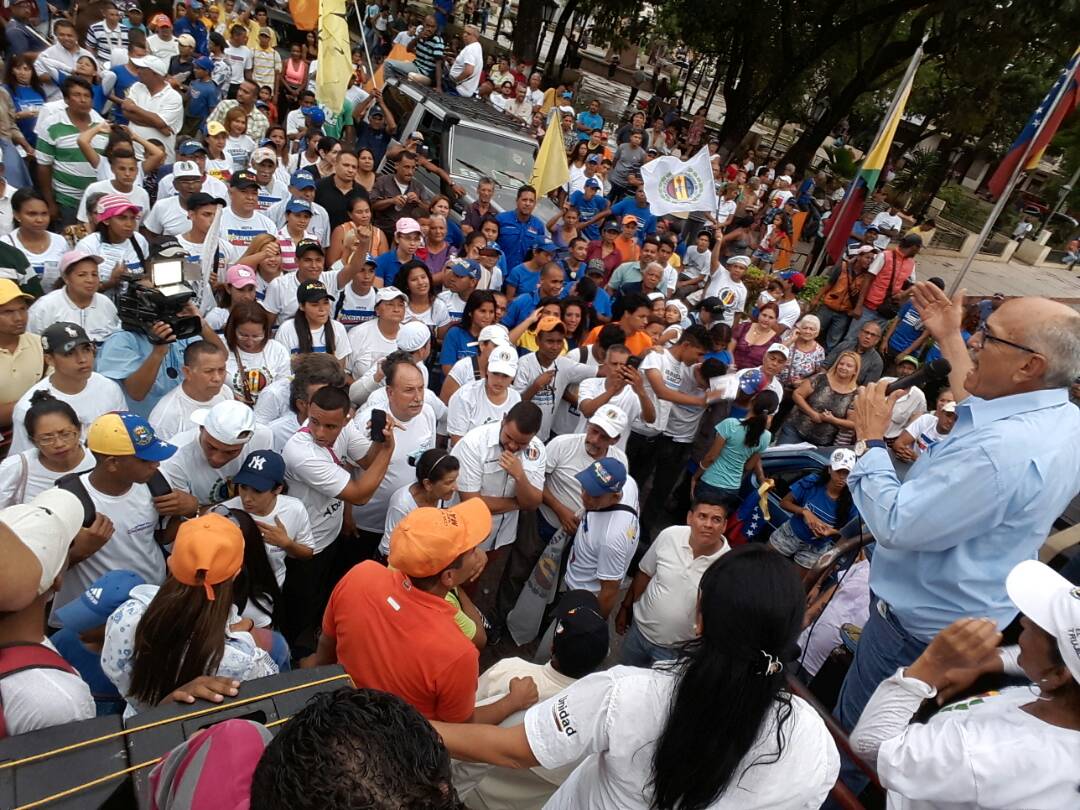 Así fue el recorrido de Ismael García por Santa Cruz y Palo Negro