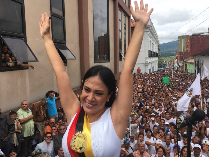 Consejo Legislativo juramentó a Laidy Gómez como gobernadora del Táchira