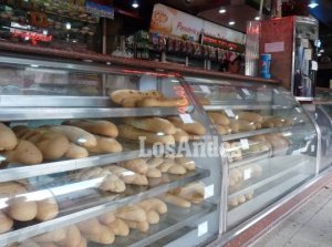 Producción con harina colombiana pone por las nubes precios del pan en Táchira