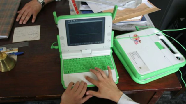 La Ceibalita, la laptop escolar. Foto infobae