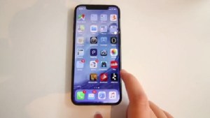 Hija de ingeniero de Apple mostró el nuevo iPhone X y lo despidieron (Fotos)