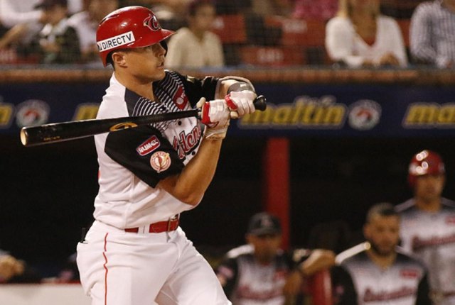 El estadounidense Adam Law, tercera base de los Cardenales de Lara (Foto: AVS Photo Report)