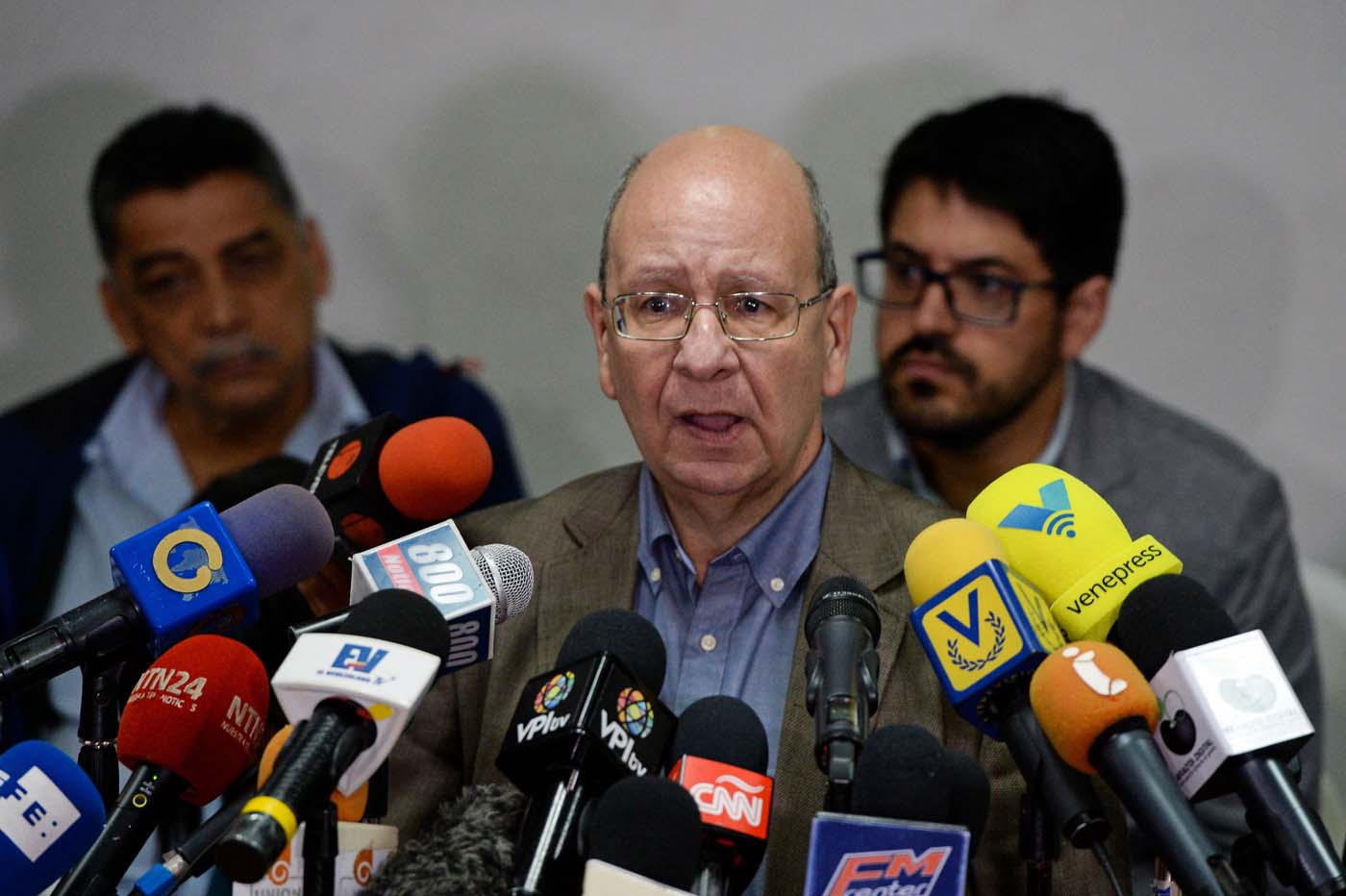 Vicente Díaz descarta que se agreguen nuevos participantes en delegaciones del diálogo