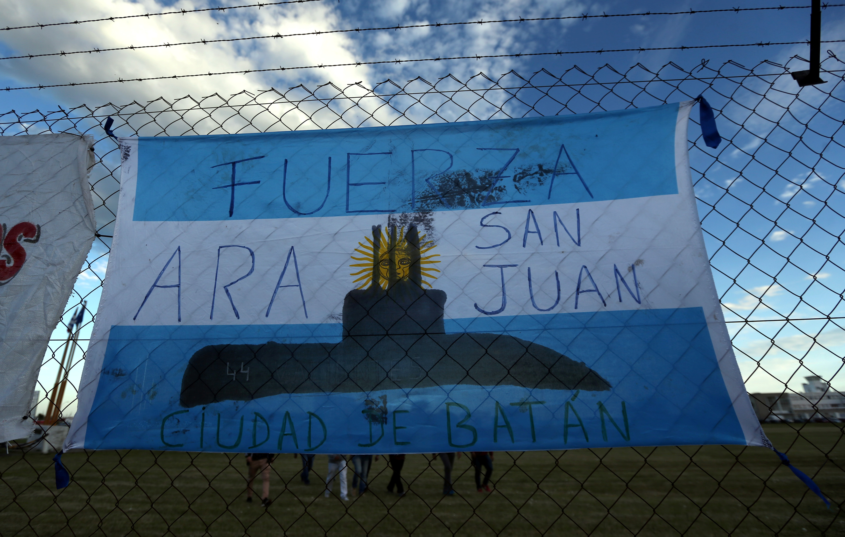 Buque estadounidense Atlantis deja el operativo de búsqueda del submarino Argentino