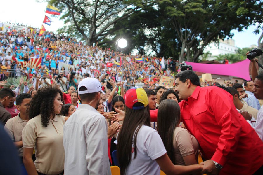 ¿Y quién resuelve este desastre? Maduro no quiere graduar más contadores ni administradores