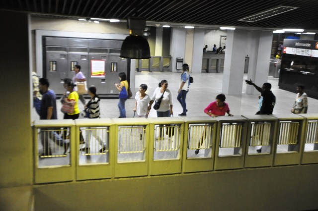 Retraso Metro de Caracas / Fotos News Report