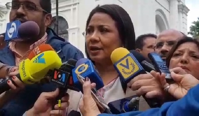Fiscal Farik Mora Salcedo comandó allanamientos a viviendas de Marrero y Vergara, informan diputados de la AN