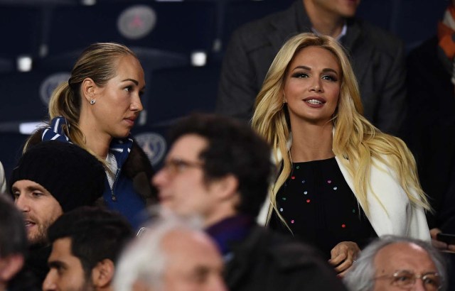 Ambassador of FIFA Russia World Cup 2018 Victoria Lopyreva (R) attends the UEFA Champions League Group B football match between Paris Saint-Germain (PSG) and Glasgow Celtic at Parc des Princes Stadium in Paris on November 22, 2017.   / AFP PHOTO / FRANCK FIFE