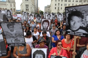 En imágenes: Las protestas en Perú tras indulto de Fujimori