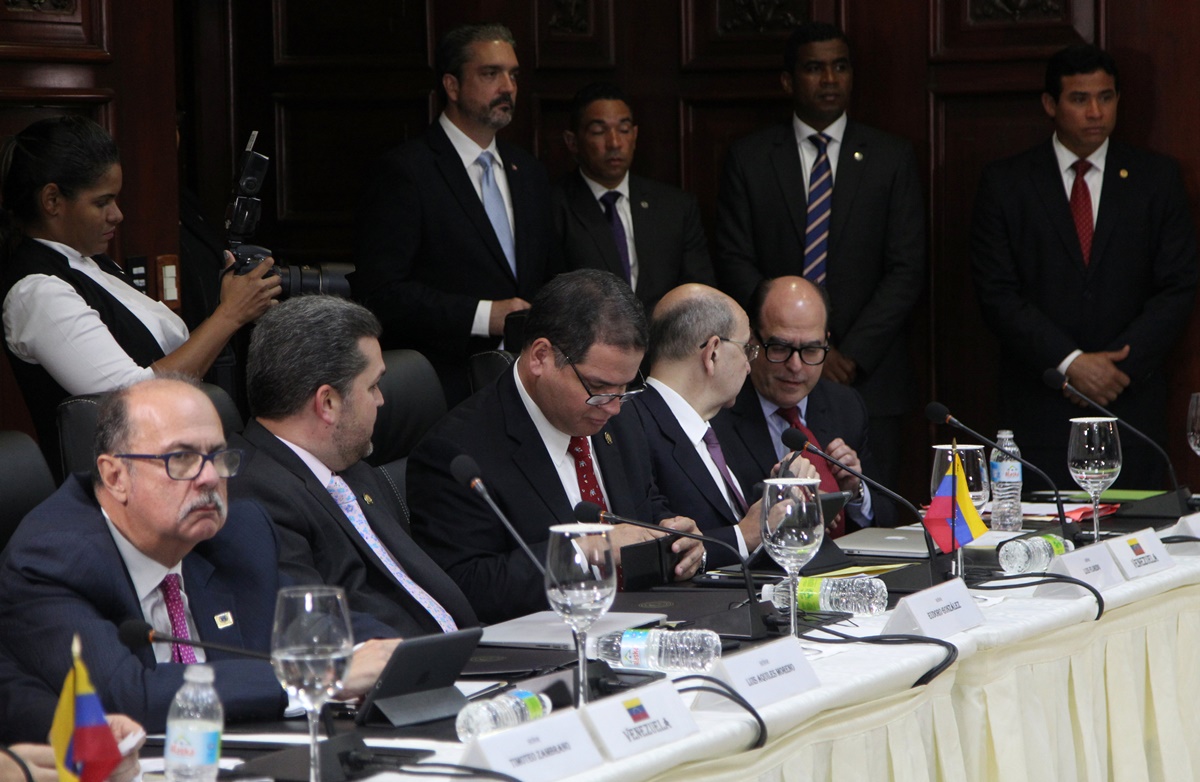 Maduro dice que Borges y Florido han tenido un “espíritu colaboracionista” para el diálogo