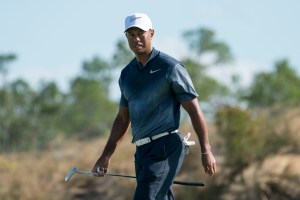 Tiger Woods acaba con -8 en su regreso