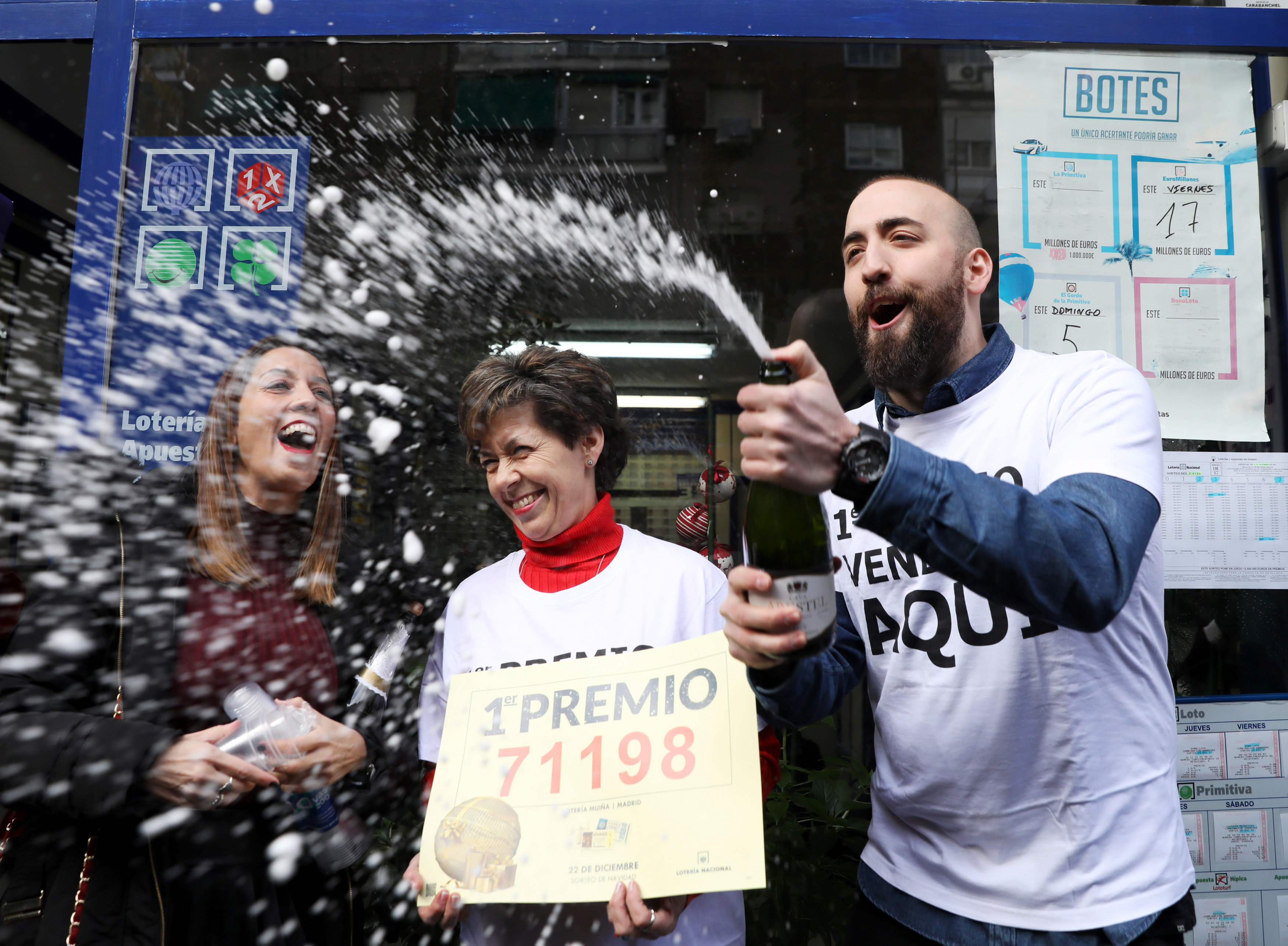 El número 71.198 , premiado con el Gordo de la lotería española de Navidad