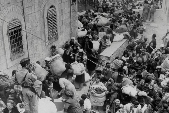 Judíos abandonando un sector del casco viejo de Jerusalén en 1948 Credit John Phillips/The LIFE Picture Collection, via Getty Images