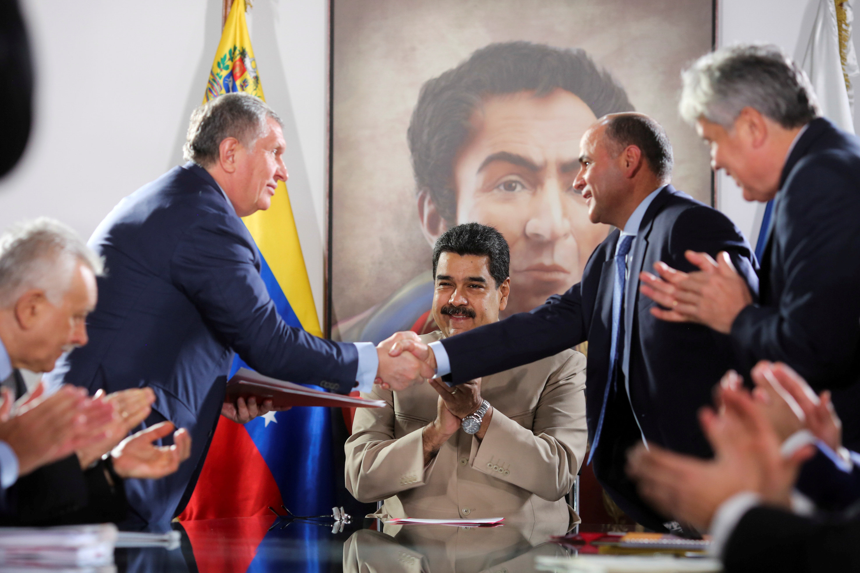 Pdvsa entrega nuevos campos a Rosneft