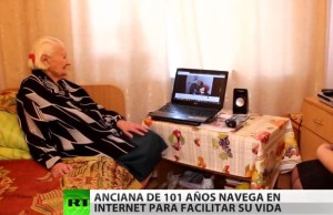 La abuelita hacker, una rusa de 101 años que navega por Internet porque responde a “todo”