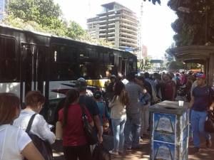 Reportan paro de transporte en el Este de Caracas #20Dic (fotos y video)