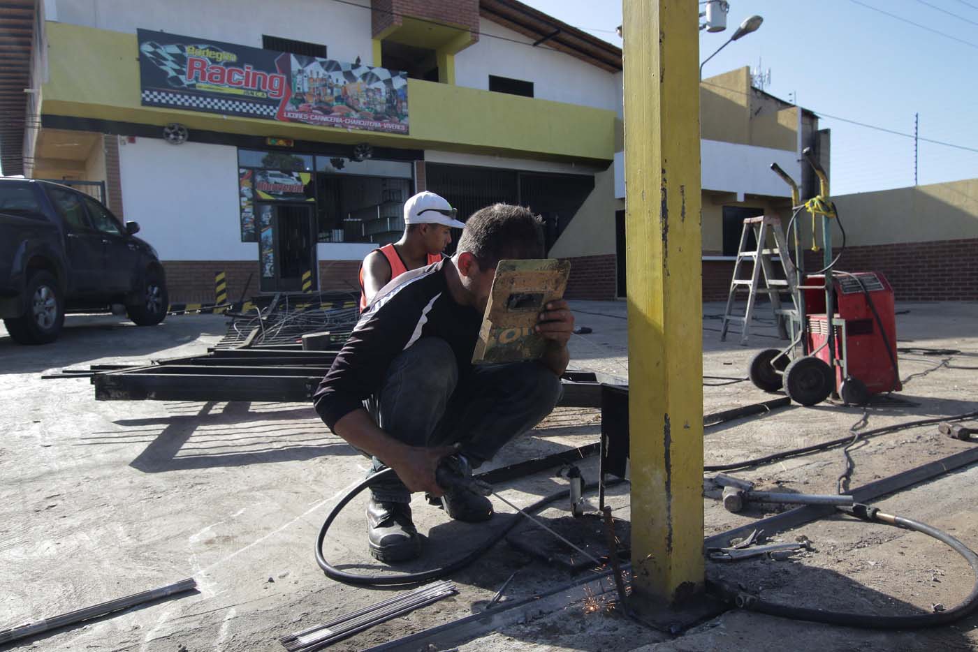 Continúan las protestas y saqueos en varios estados de Venezuela