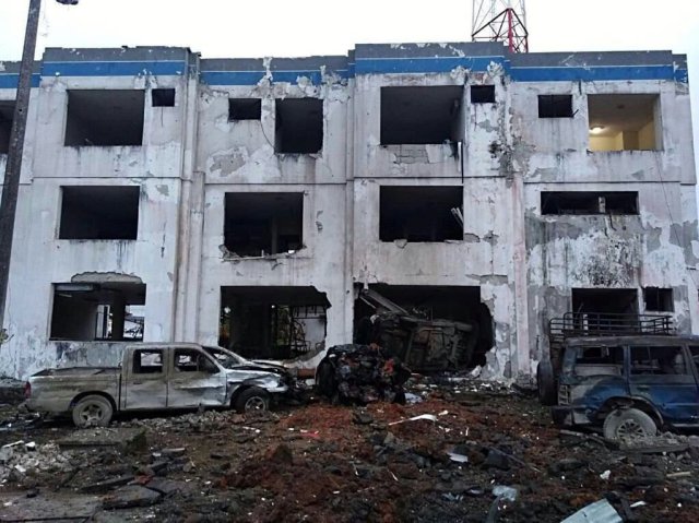 The scene of the bomb explosion at the police station is seen in San Lorenzo, Ecuador January 27, 2018. Ecuador Ministry of Interior/Handout via REUTERS ATTENTION EDITORS - THIS IMAGE WAS PROVIDED BY A THIRD PARTY.