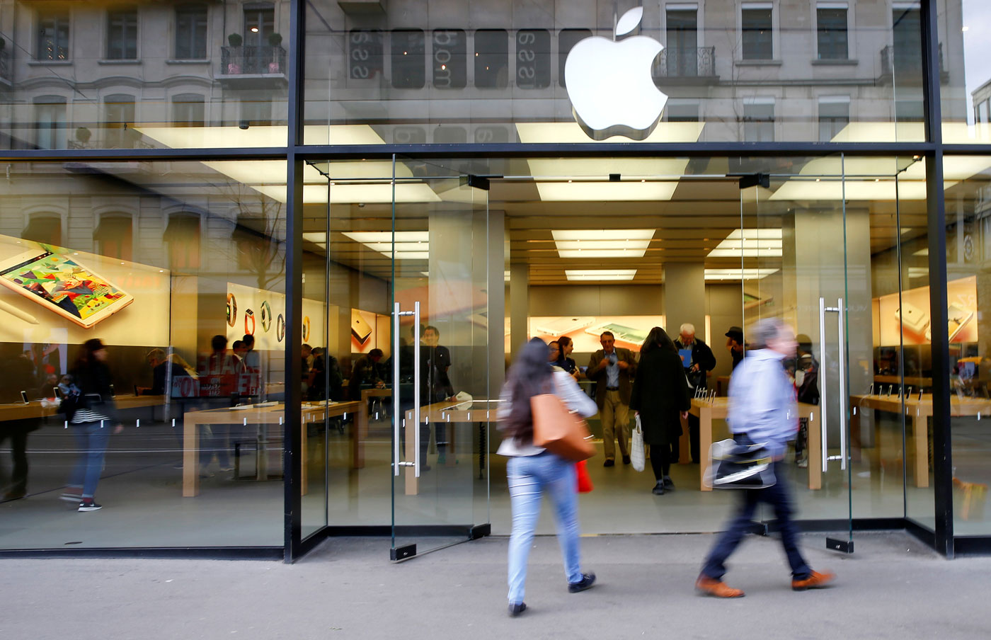 Apple, interrogada por agencias de EEUU sobre enlentecimiento de iPhones