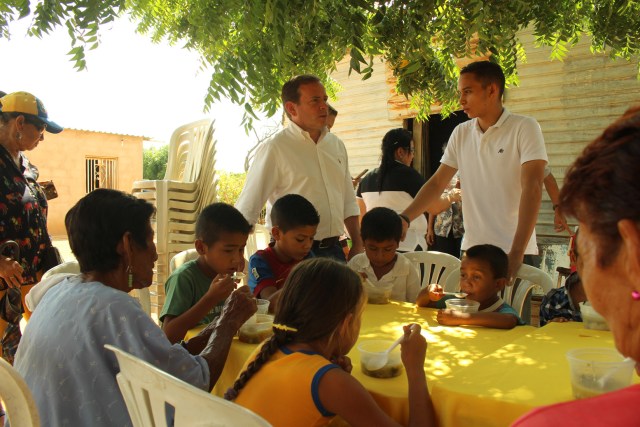 Juan Pablo Guanipa goberndor juntos contra el hambre Santa Rita (2)