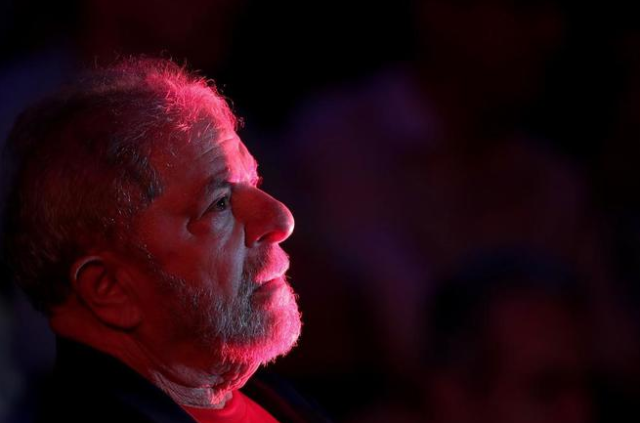 El expresidente brasileño Lula da Silva asiste a un evento con artistas e intelectuales, en São Paulo (Foto: EFE)