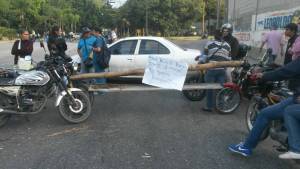 Protesta en El Hatillo por fallas en el servicio de agua #9Ene