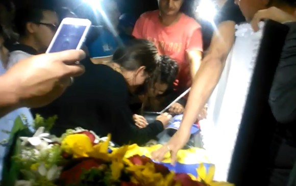 A cinco meses de la masacre de El Junquito, familiares de Lisbeth Ramírez le rinden honor en su tumba