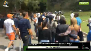Después de seis horas abrieron acceso del Cementerio del Este a familiares de los asesinados en El Junquito