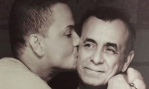 Falleció el padre de Víctor Manuelle y llorarás con el tema que el cantante le dedicó