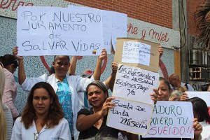 Trabajadores de la salud exigen cumplimiento de contrato colectivo y dotación de hospitales en Vargas