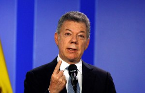 Santos dice que venezolanos refugiados en Colombia superan el millón