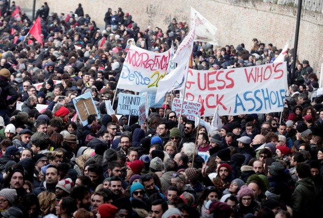 Miles de personas marcharon este sábado en Macerata contra el fascismo / REUTERS/Yara Nardi