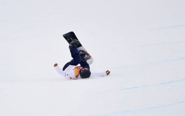 Snowboarding - Pyeongchang 2018 Winter Olympics - Men's Halfpipe Finals - Phoenix Snow Park – Pyeongchang, South Korea – February 14, 2018 - Yuto Totsuka of Japan crashes. REUTERS/Mike Blake