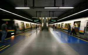 ¡Ni por ser Semana Santa! De nuevo retraso en el Metro de Caracas por falla en una estación #28Mar