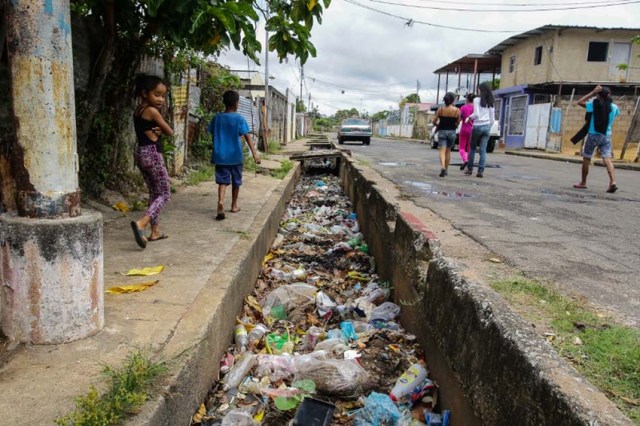 El aseo urbano dejó de pasar hace 11 años, aseguran vecinos