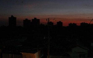 Casi a las 4 de la madrugada llegó la luz en Zulia #23Feb