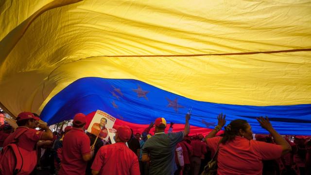 Trabajadores de Pdvsa participan en una marcha hacia el Palacio de Miraflores en 2016. Miguel Gutierrez / Efe