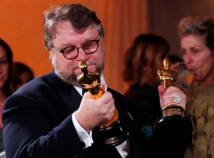 Guadalajara, cuna de Guillermo del Toro, celebra los Óscar para su hijo pródigo
