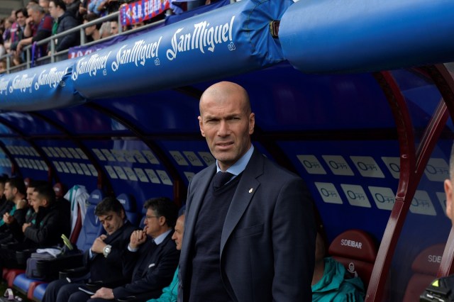 Soccer Football - La Liga Santander - Eibar vs Real Madrid - Ipurua, Eibar, Spain - March 10, 2018 Real Madrid coach Zinedine Zidane before the match REUTERS/Vincent West